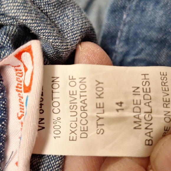 AMERICAN SWEETHEART size 14 crop jeans. - Picture 6 of 6